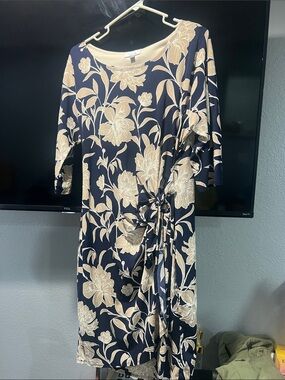 Signature Navy and Beige Floral Tie-Waist Midi Dress